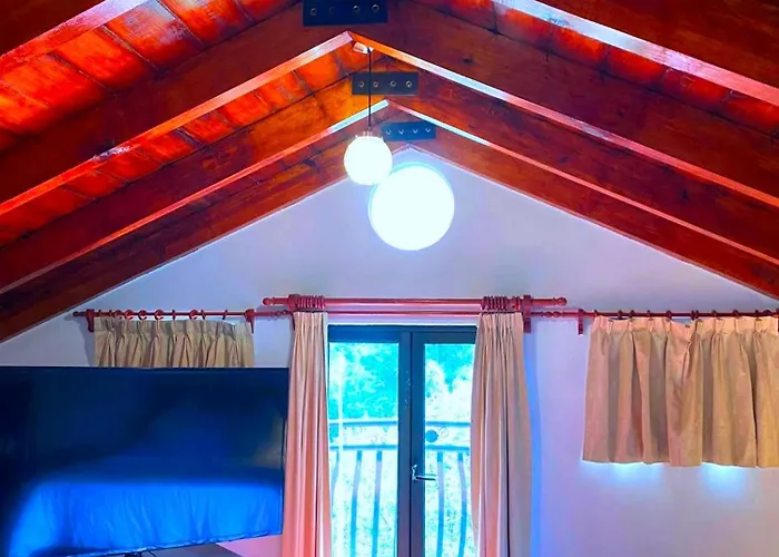 Tipo Cabana, Rodeado De Bosque Campsite