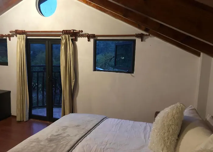 Campsite Tipo Cabana, Rodeado De Bosque *