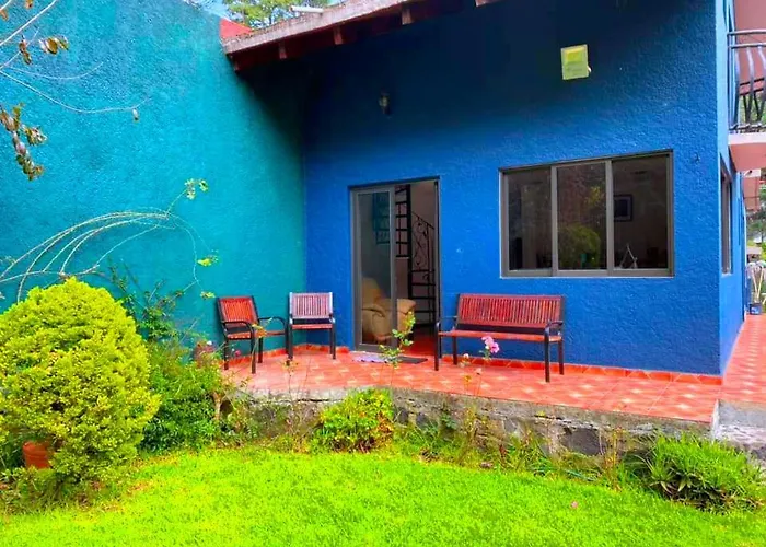 Tipo Cabana, Rodeado De Bosque