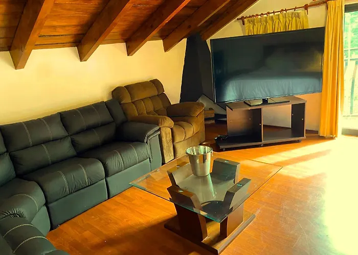 Tipo Cabana, Rodeado De Bosque Campsite